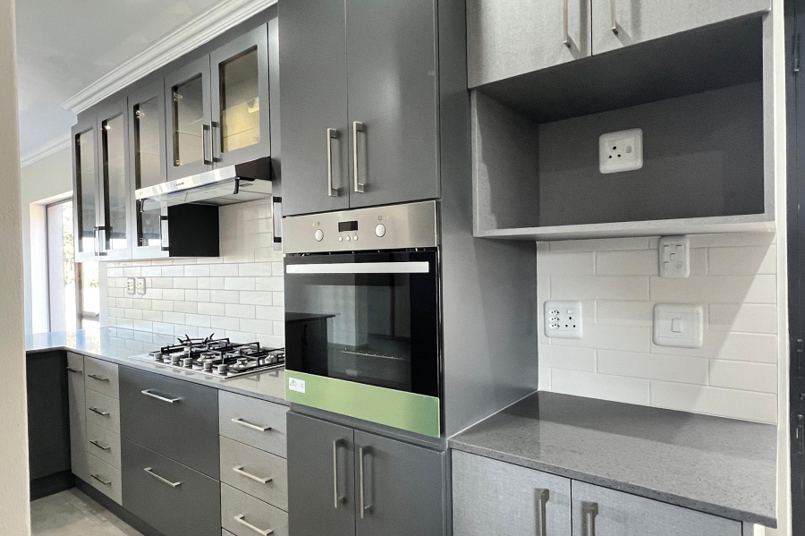 3 Bedroom Property for Sale in Wavecrest Eastern Cape